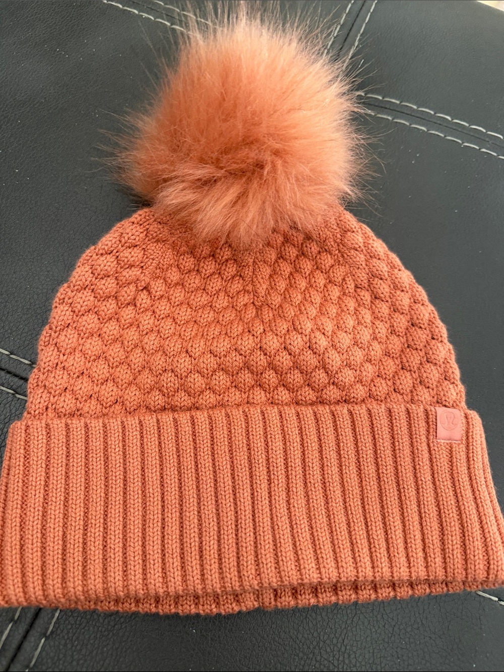 lululemon athletica Coral Knit Pom-Pom Beanie
